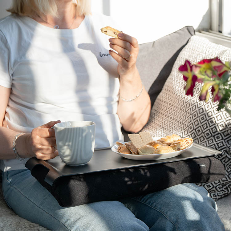 Kumipäällystetty sylitarjotin tyynyllä, Small