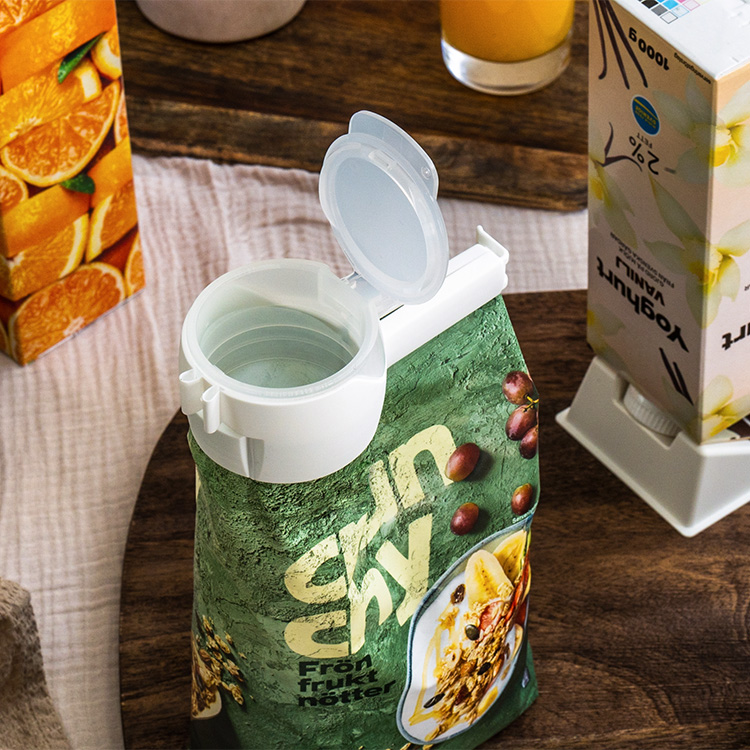 Pussinsulkija kaatotoiminnolla, Valkoinen