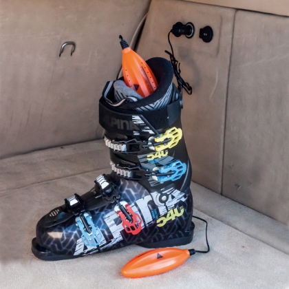 Kengänkuivain, 12 V autoon ja veneeseen