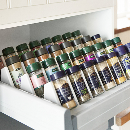 Maustehylly, Valkoinen