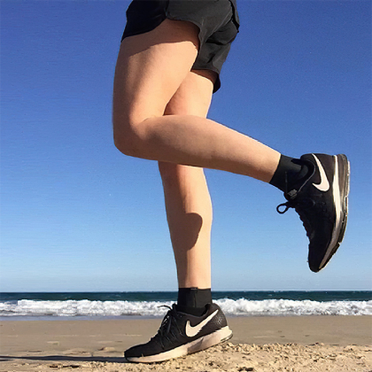 Urheilusukat hiertymiä vastaan, Lyhyet Small