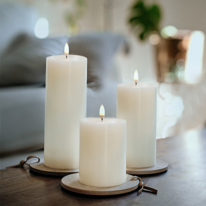 Premium LED pöytäkynttilä, Valkoinen Ø 7,8x23 cm