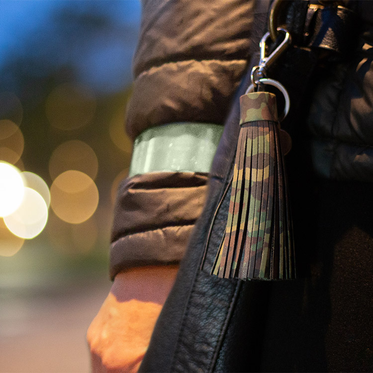 Heijastintupsu Firefly, Maastokuvio