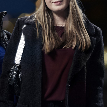 Pitkä heijastinnauha, Revontulet musta