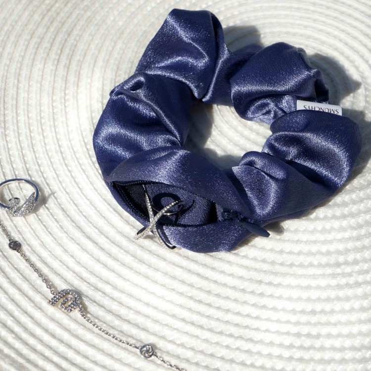 Scrunchie taskulla, Satiini Sininen