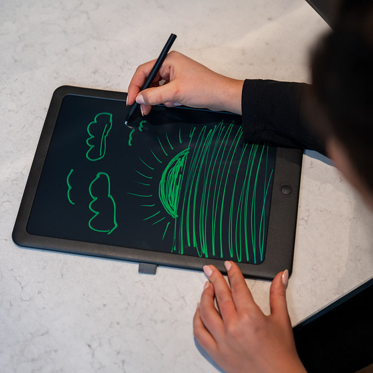 Piirustus- ja kirjoitustaulu, tuuman kokoinen