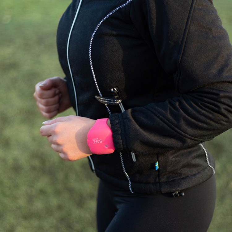 Turvahälytin säädettävällä rannekkeella, Roosa