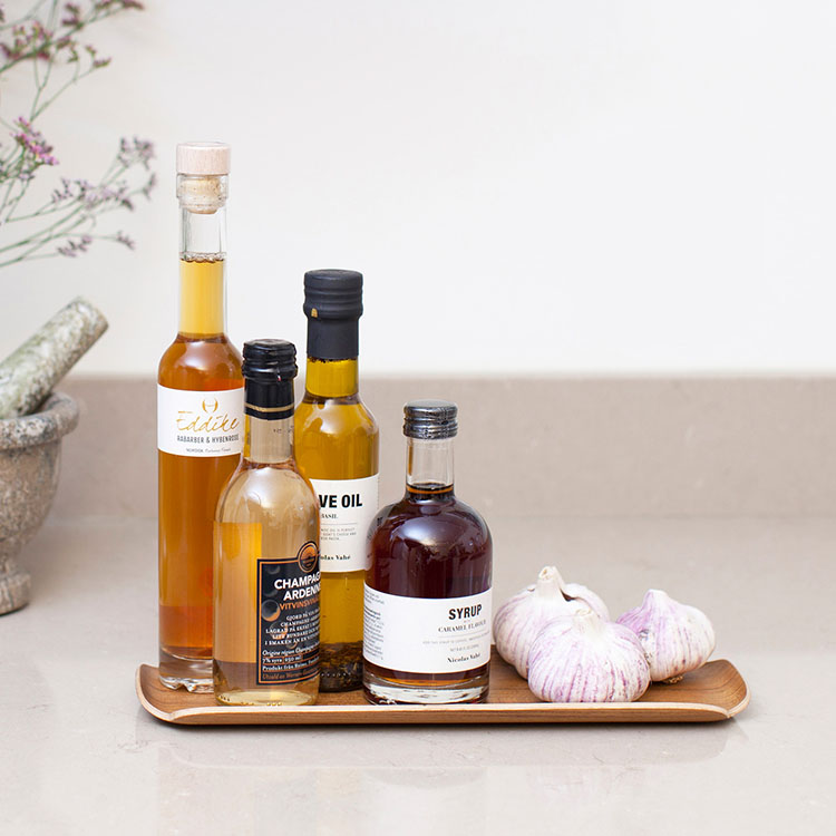 Vedenkestävä puutarjotin, Pähkinäpuu