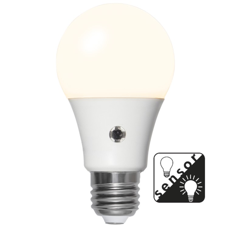 LED-lamppu hämärätunnistimella