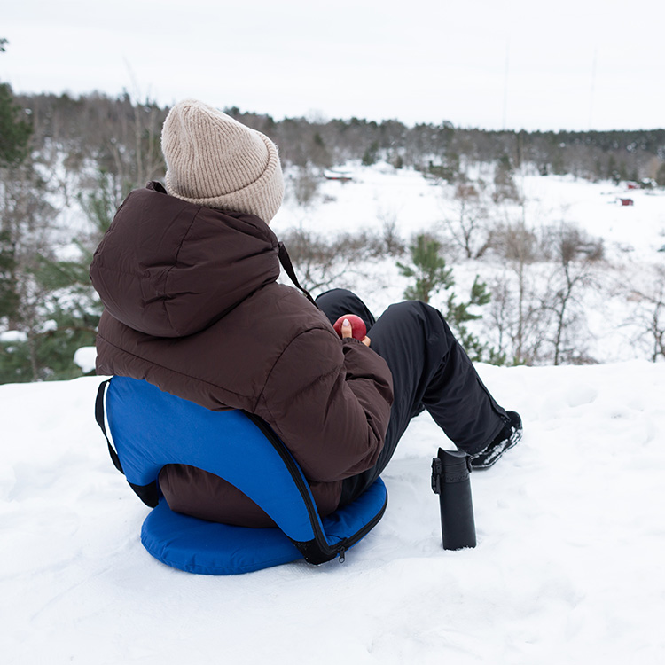 Kokoontaitettava tuoli pehmustetulla tyynyllä