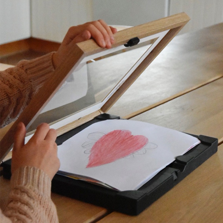 Avattava kehys, Lil DaVinci
