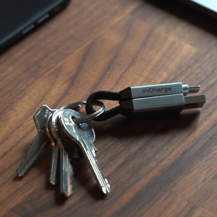 Multi-USB-kaapeli avaimenperään
