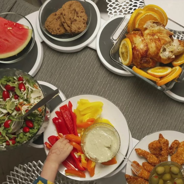 Pyörivä tarjoilulinjasto