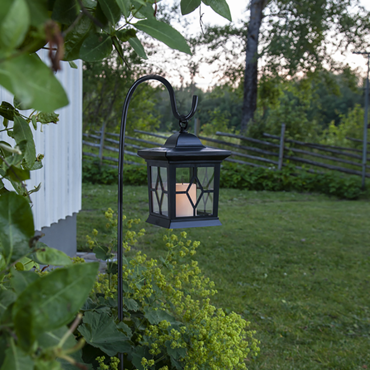Aurinkoenergialla ladattava lyhty