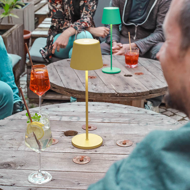 Ladattava pöytävalaisin, Molto Luce Aesta