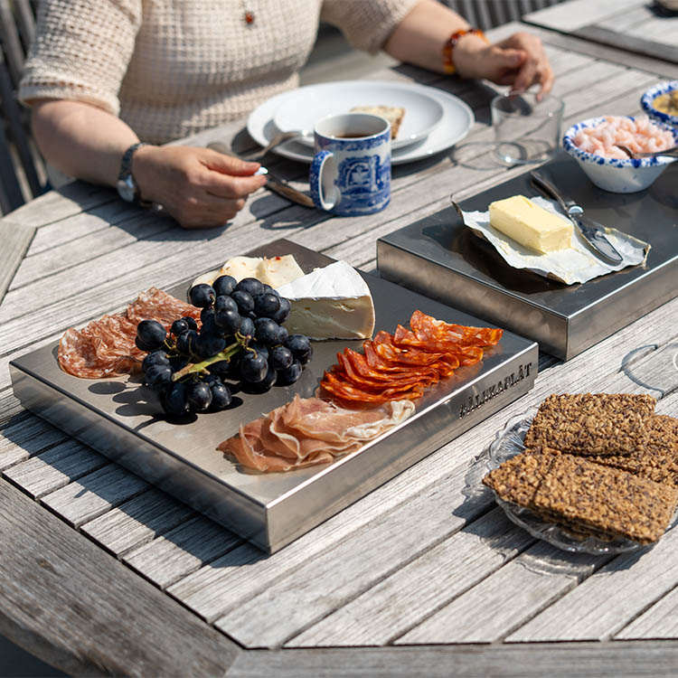 Ruostumattomasta teräksestä valmistettu jäähdytysalusta