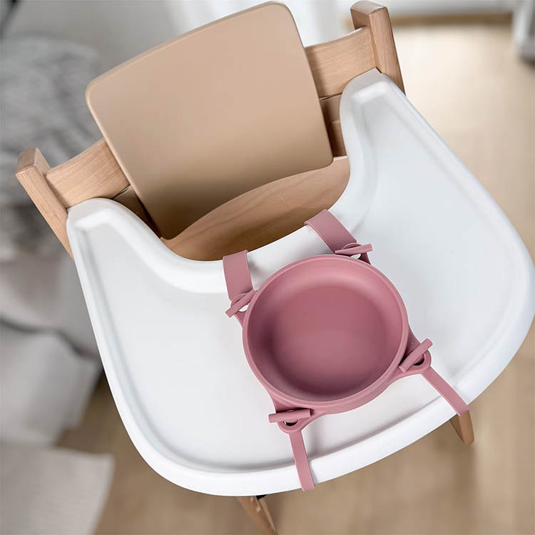 Lasten kulho imukupilla ja hihnalla