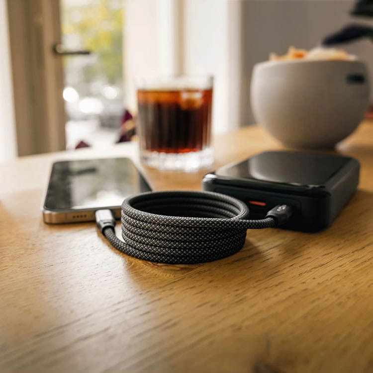 Magneettinen USB-C-kaapeli