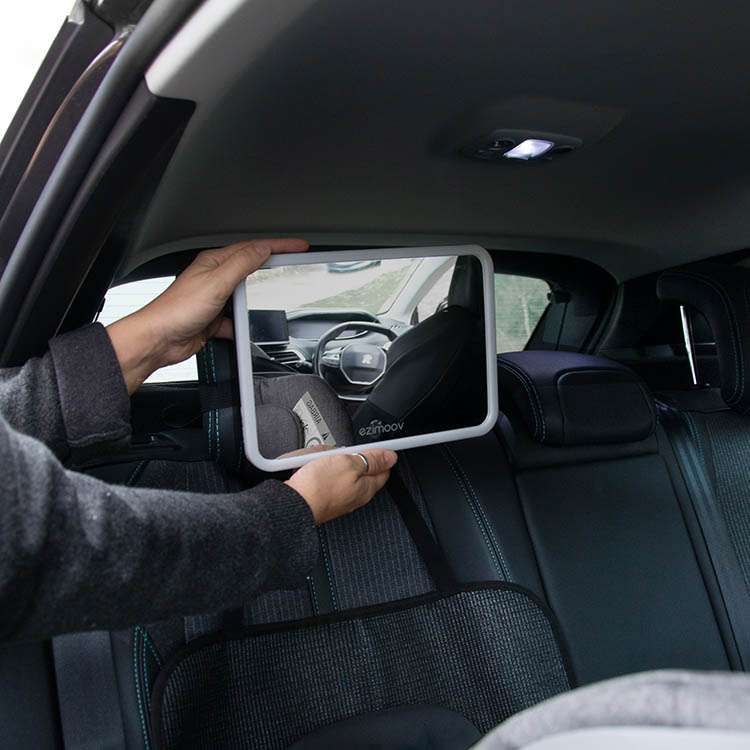 LED-peili lasten turvaistuimelle