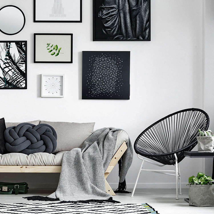 Taulu, jossa on sisäänrakennettu kaiutin