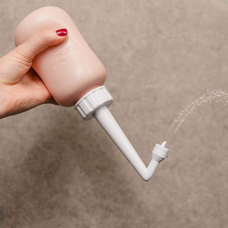 Intiimisuihku, Plume