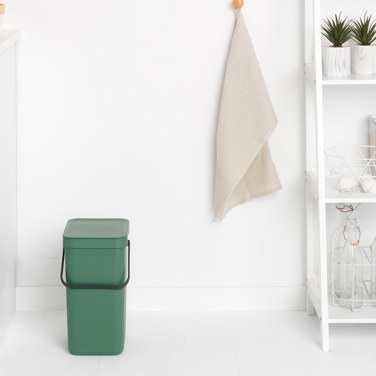 Roska-astia kannella ja kahvalla 12 l, Brabantia