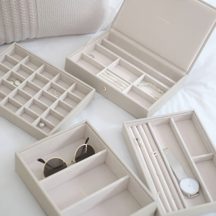 Korurasia 4 kerrosta, Classic, Stackers, Beige