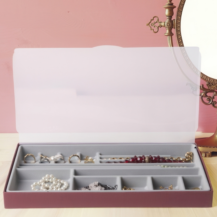 Suuri korurasia, Bijoux