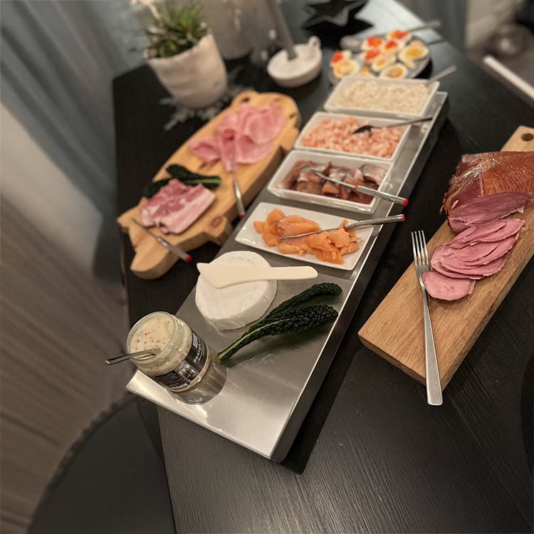 Ruostumattomasta teräksestä valmistettu jäähdytysalusta