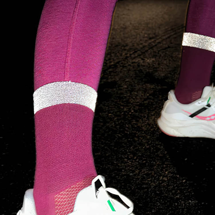 Juoksusukat heijastimella