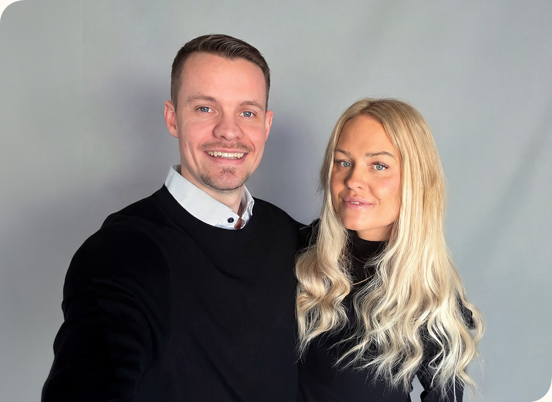 Lasten lautanen imukupilla ja hihnalla