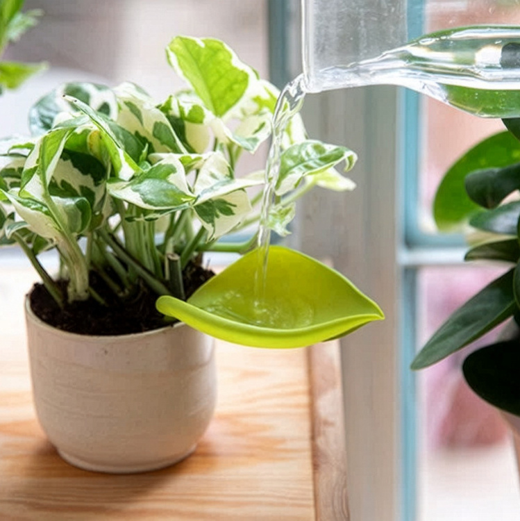 Kastelusuppilo ruukkuun, 3-pack ryhmässä Koti / Puutarha / Kastelu @ SmartaSaker.se (14677)