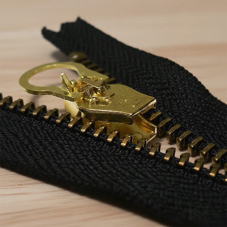 ZlideOn - vetoketjun vedin ryhmässä Vapaa-aika / Korjaaminen & rakentelu / Vaatteiden hoito @ SmartaSaker.se (10764)