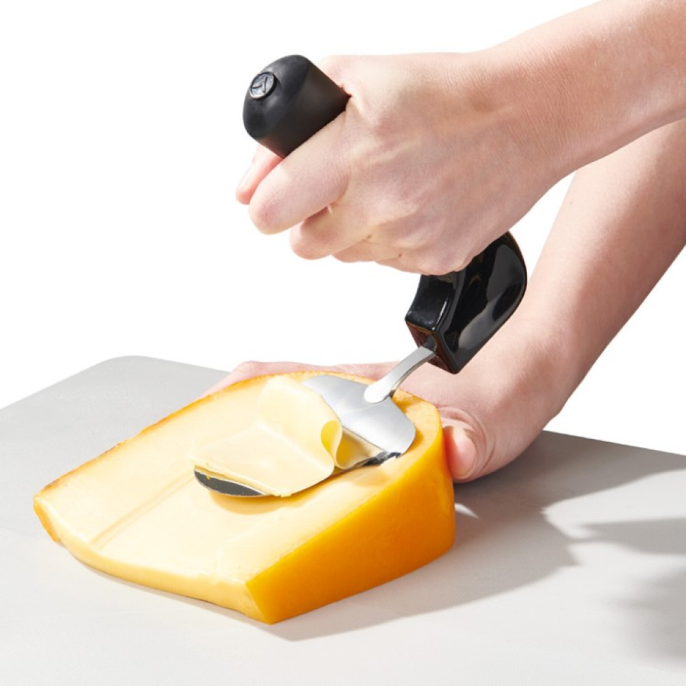 Ergonominen juustohöylä ryhmässä Koti / Keittiötarvikkeet / Keittiövarusteet @ SmartaSaker.se (12640)