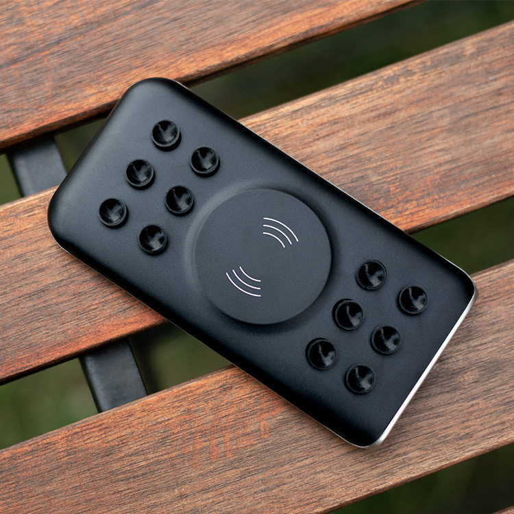 Varavirtalähde Qi-latauksella ryhmässä Koti / Elektroniikka / Laturit ja virtapankit @ SmartaSaker.se (13229)