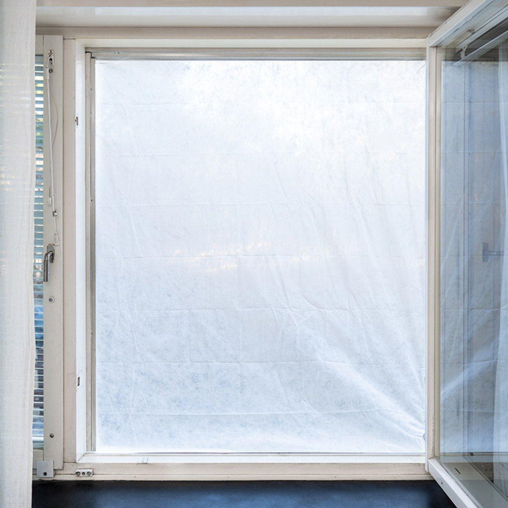 Valkoinen siitepölyverkko ikkunaan ryhmässä Vapaa-aika / Ulkoilmaelämä / Hyttyset @ SmartaSaker.se (13715)