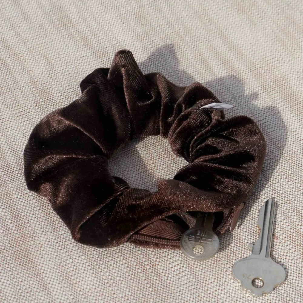 Scrunchie taskulla ryhmässä Koti / Kylpyhuone / Hygienia @ SmartaSaker.se (13800)