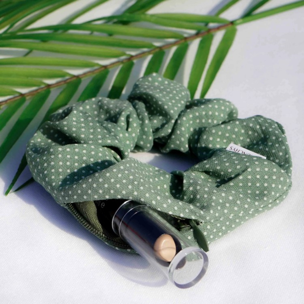 Scrunchie taskulla ryhmässä Koti / Kylpyhuone / Hygienia @ SmartaSaker.se (13800)