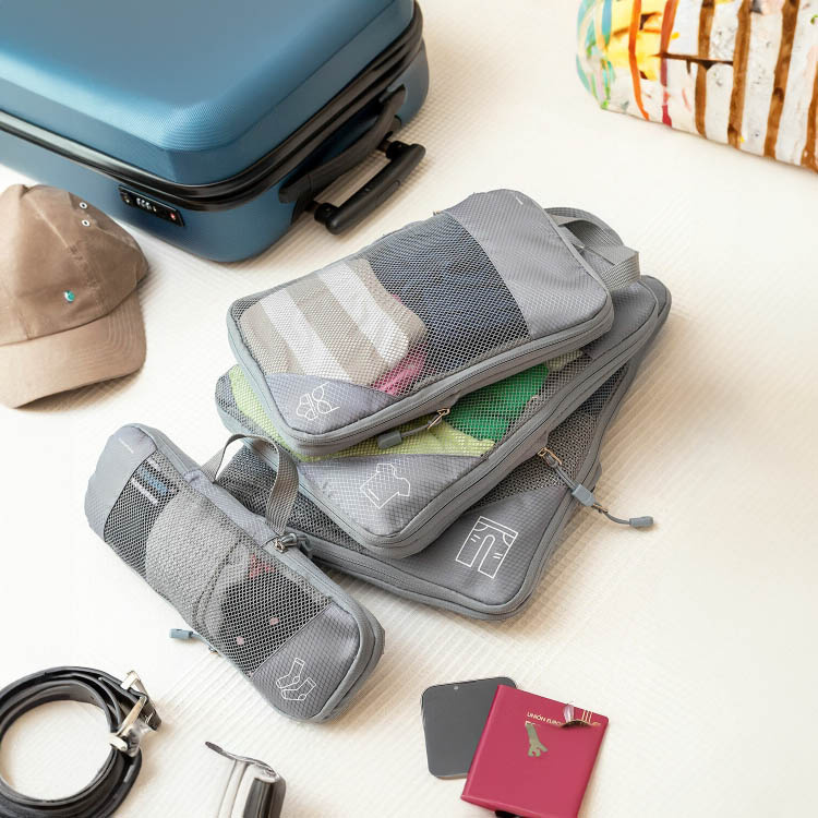 Kompressiopusseja pakkaamiseen 4 kpl ryhmässä Vapaa-aika / Matkustaminen @ SmartaSaker.se (14367)