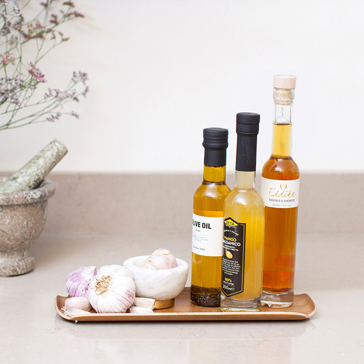 Vedenkestävä puutarjotin ryhmässä Koti / Keittiötarvikkeet / Keittiösisustus @ SmartaSaker.se (14375)