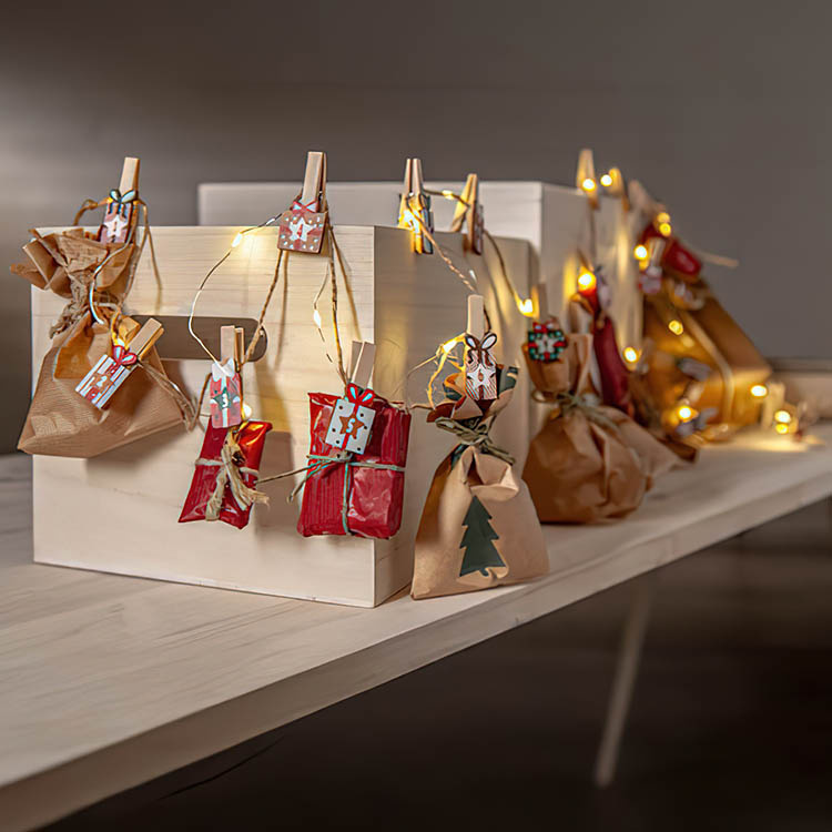 Paristokäyttöinen joulukalenterivalonauha ryhmässä Juhlapäivät / Adventtiaika ja joulu / Jouluvalot @ SmartaSaker.se (14400)