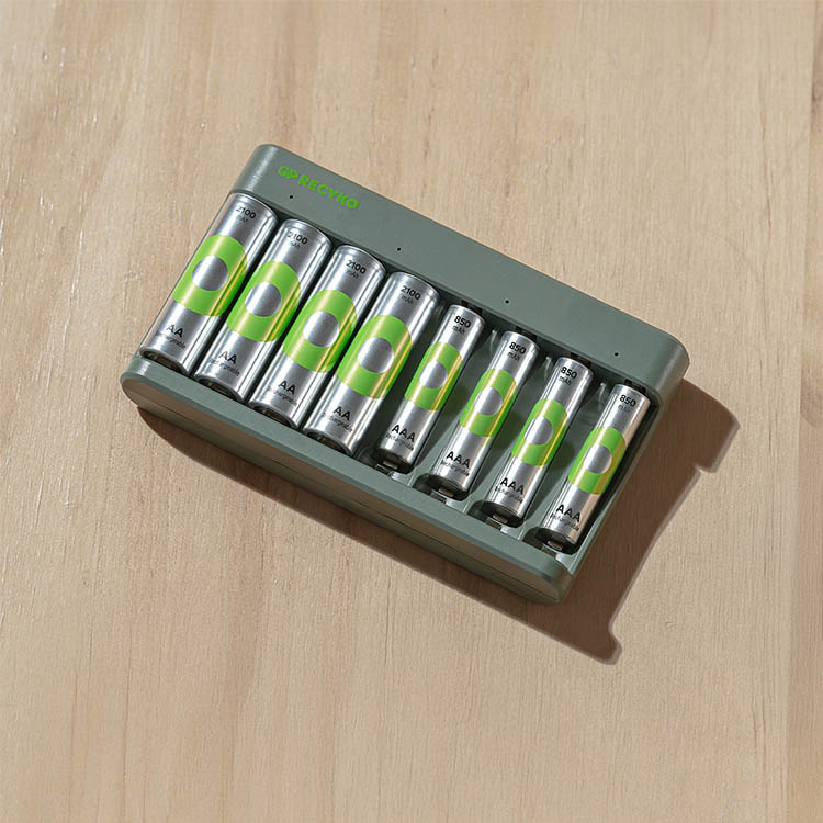 Patterilaturi akuilla, GP ReCyko ryhmässä Koti / Elektroniikka / Kodin elektroniikka @ SmartaSaker.se (14486)