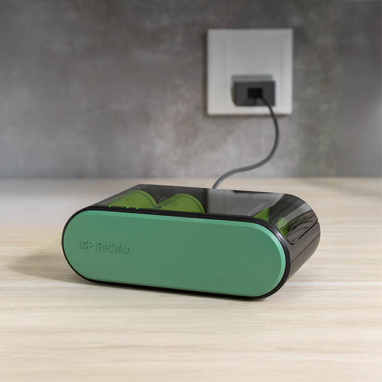 Yleiskäyttöinen akkulaturi, GP ReCyko ryhmässä Koti / Elektroniikka / Kodin elektroniikka @ SmartaSaker.se (14487)