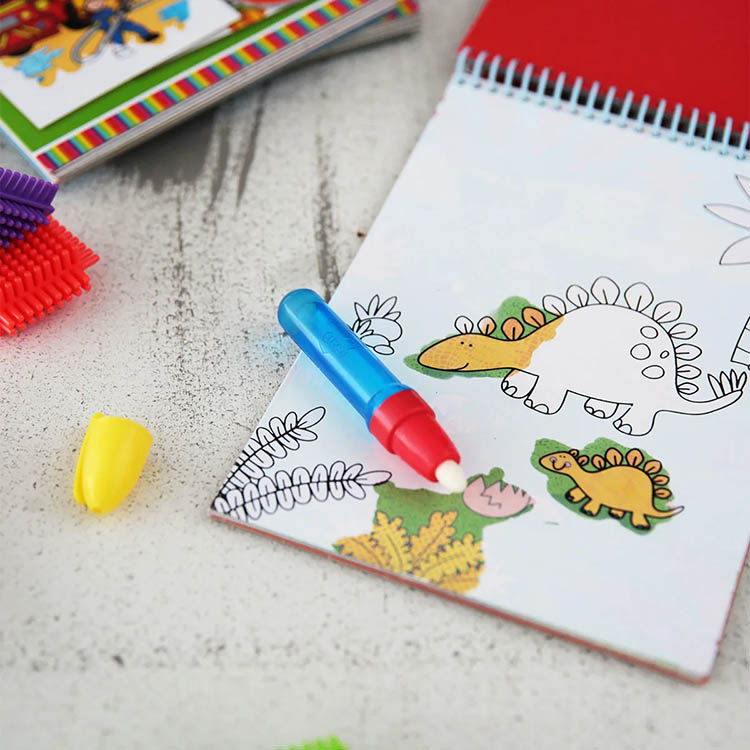 Vesimaalauskirja ja kynä ryhmässä Vapaa-aika / Pelit & leikit / Askartelu @ SmartaSaker.se (14497)