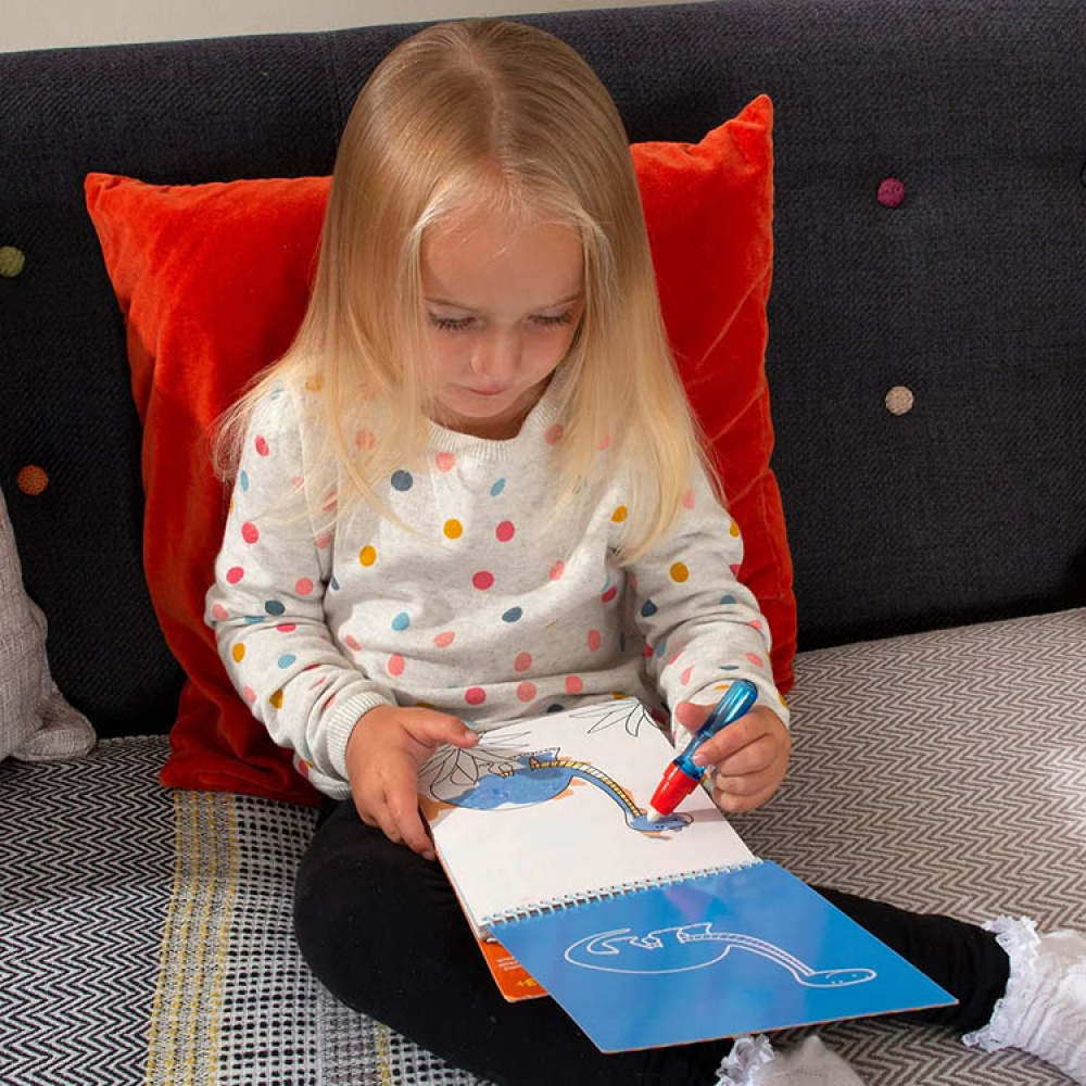 Vesimaalauskirja ja kynä ryhmässä Vapaa-aika / Pelit & leikit / Askartelu @ SmartaSaker.se (14497)