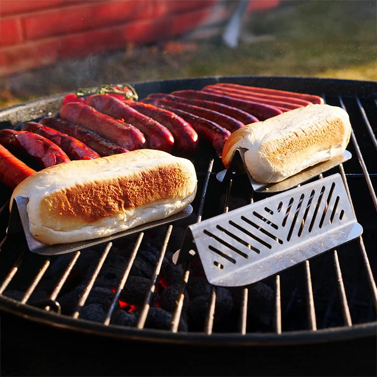Sämpylänpaahdin grilliin ryhmässä Koti / Grillaustarvikkeet @ SmartaSaker.se (14609)