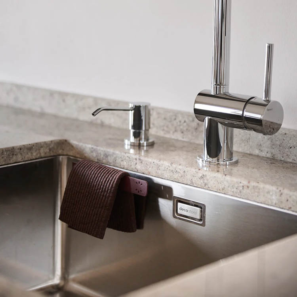 Magneettinen tiskirättipidike tiskirätteineen ryhmässä Koti / Tiskitarvikkeet @ SmartaSaker.se (14667)