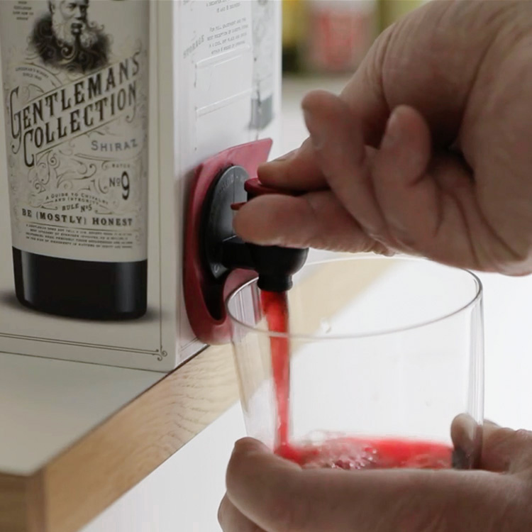Tippasuoja viinipakkaukseen ryhmässä Koti / Keittiötarvikkeet / Juomat @ SmartaSaker.se (14706)