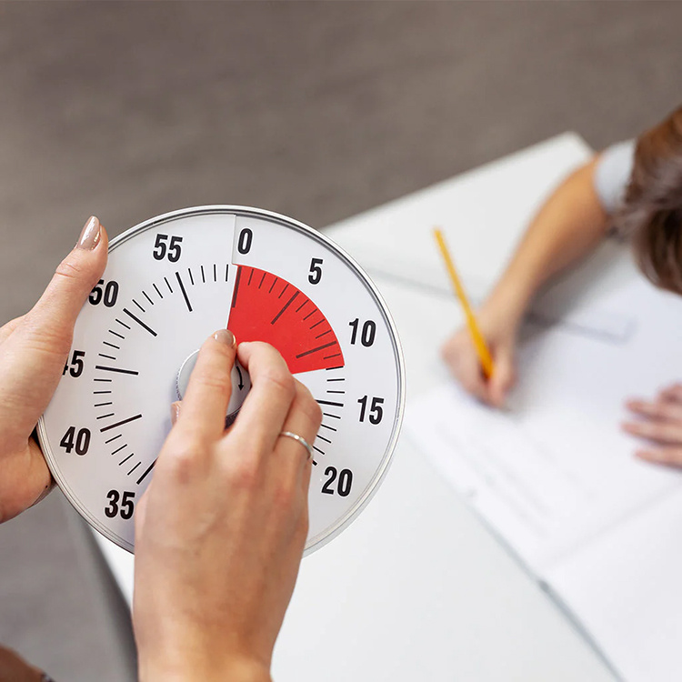 Suuri keskittymiskello magneetilla ryhmässä Turvallisuus / Turvatuotteet / Pientarvikkeet @ SmartaSaker.se (14717)