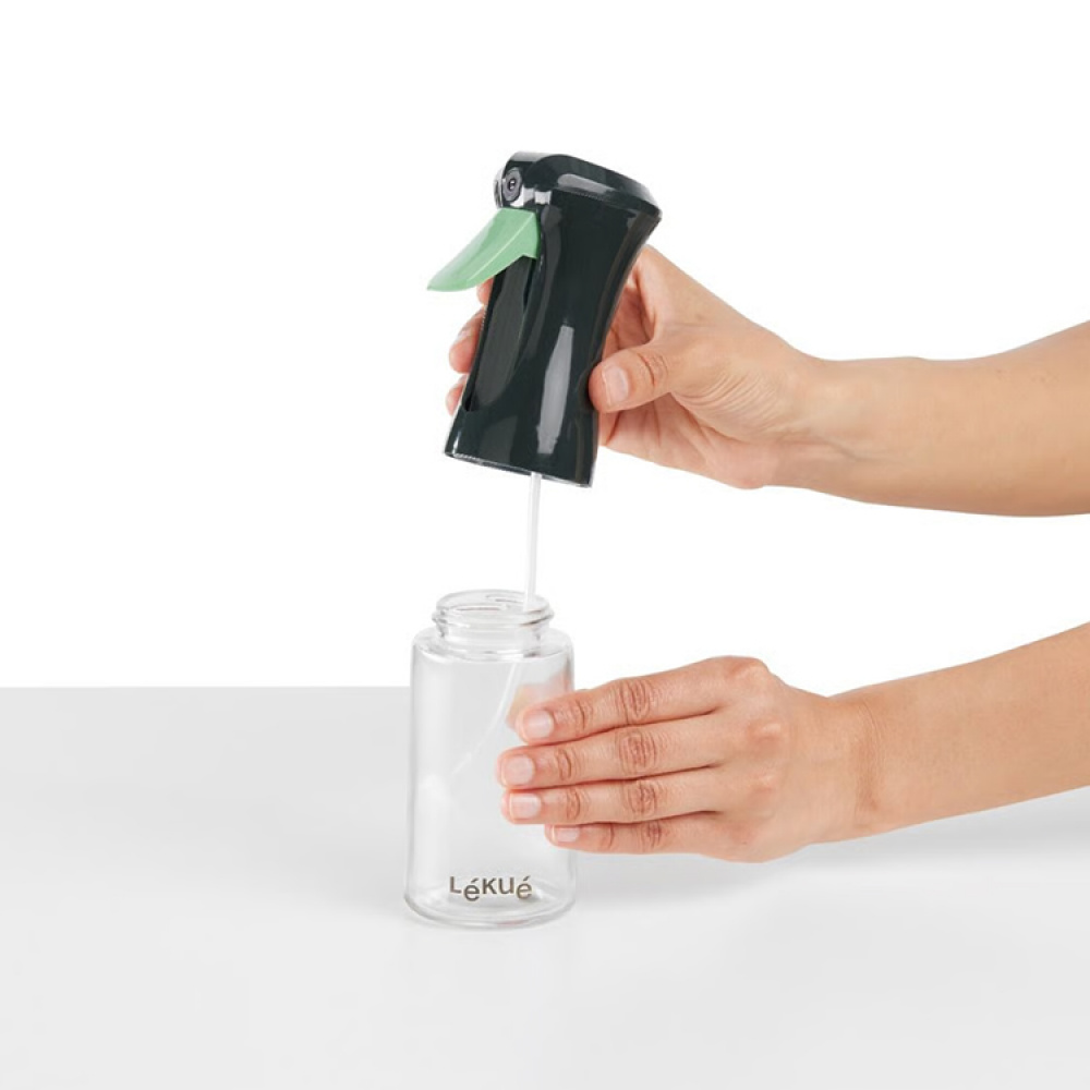 Öljysuihkepullo, Lékué ryhmässä Koti / Keittiötarvikkeet @ SmartaSaker.se (14730)